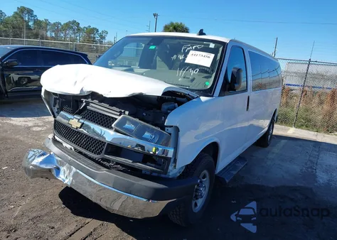 2020 Chevrolet Express Passenger Rwd 3500 Extended Wheelbase Lt z USA, uszkodzony, nr VIN 1GAZGPFG3L1214133